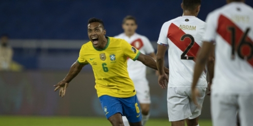 Autor do primeiro gol do Brasil, Alex Sandro destaca briga com Renan Lodi pela vaga de titular: 'Disputa sadia'