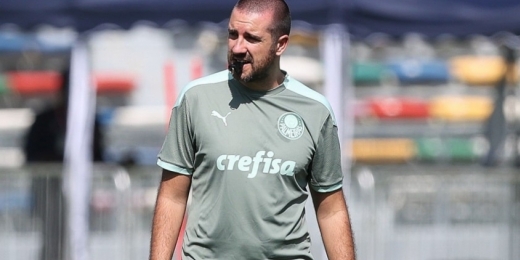 Auxiliar de Abel Ferreira relata processo de adaptação do elenco do Palmeiras em Abu Dhabi