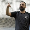 Auxiliar de Luís Castro vira sócio do Botafogo e ‘faz apelo’ para jogo contra o Juventude: ‘Libera a Sul’
