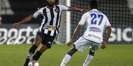 Auxiliar do Botafogo elogia atuação de Chay em vitória sobre o CSA no Brasileirão: 'Sensacional'