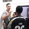 Bastidores: sem muletas, Gatito marca presença no vestiário do Botafogo em vitória no Brasileirão
