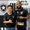 Botafogo convida ‘Gordin do Tiktok’ a conhecer Nilton Santos e elenco: ‘Sonho realizado’