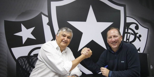 Botafogo e John Textor finalizam contrato da SAF e mais R$ 100 milhões são liberados