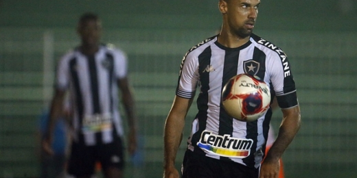 Botafogo está escalado para enfrentar o Guarani pela Série B; veja o time e onde assistir