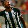 Botafogo fecha a renovação de Kanu até 2025