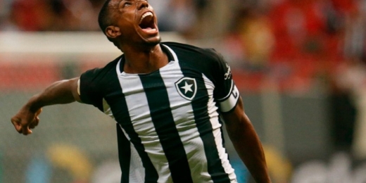 Botafogo goleia o Ceilândia em Brasília e abre boa vantagem na Copa do Brasil