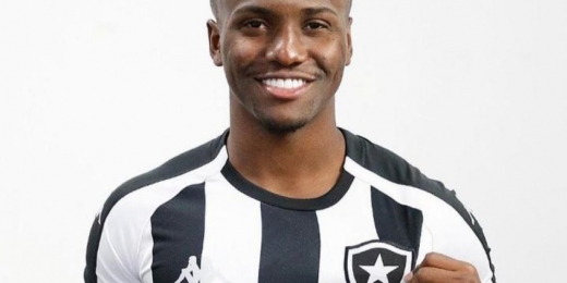 Botafogo negocia o retorno do lateral-esquerdo Jonathan, do Almería