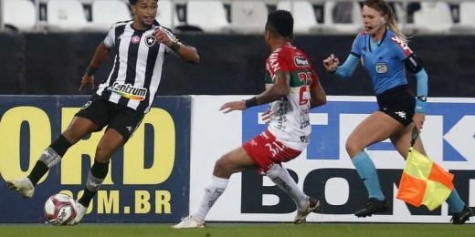 Botafogo pode perder pontos na Série B pela denúncia no STJD? Advogado explica ao
