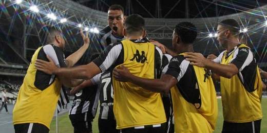 Botafogo retorna ao Nilton Santos com a missão de quebrar tabu contra o Cruzeiro no Rio