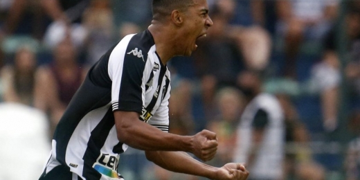 Breno, do Botafogo, analisa semifinal contra o Fluminense: 'Vestimos uma camisa enorme e queremos vencer'