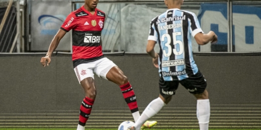 Bruno Henrique, do Flamengo, inicia tratamento após deixar jogo com o Grêmio