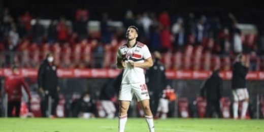 Calleri desencanta em 1º jogo como titular pelo São Paulo, e admite não estar 100%: 'Não estou no melhor momento'