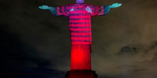 Campanha que 'vestiu' o Cristo com a camisa do Flamengo é premiada em Cannes