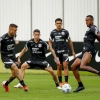 Cantillo e Lucas Piton desfalcam treino do Corinthians em preparação para enfrentar a Chapecoense