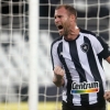 Carli define gol como ‘sensação única’ e se declara ao Botafogo: ‘Eu amo esse clube’