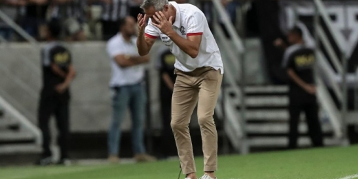 Ceará aproveita falhas do Flamengo e, no fim, arranca empate no Castelão