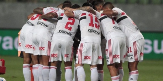 Ceni exalta grande número de baixas para jogo e lamenta posição que 'não condiz com a grandeza do São Paulo'