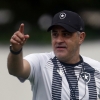 Chamusca enaltece funcionários do Botafogo após semana com trocas de sedes: ‘Heróis invisíveis’