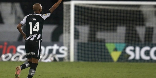 Chay cita virada na carreira, explica cirurgia e projeta futuro do Botafogo: 'Espero um ano de conquistas'