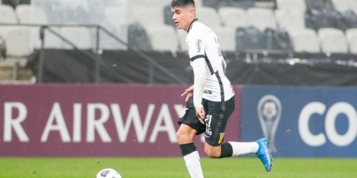 Com boa atuação em goleada do Corinthians, Araos revela conversa com Sylvinho: 'Gosta do meu futebol'