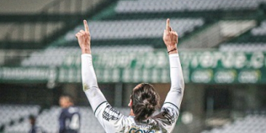 Com dois gols de Léo Gamalho, Coritiba vence o Remo e se mantém na vice-liderança da Série B