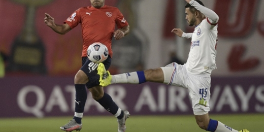 Com gol contra de Thonny Anderson, Independiente bate o Bahia e encaminha vaga na Sul-Americana