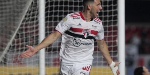 Com gol de Calleri, São Paulo bate o Corinthians e amplia invencibilidade em Majestosos no Morumbi