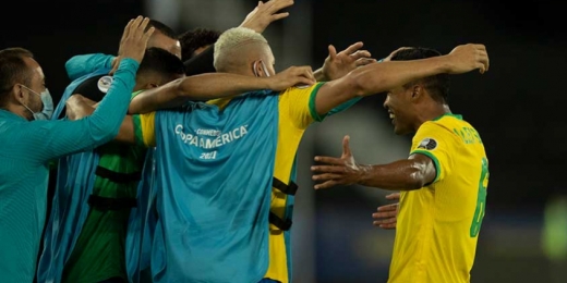 Com gol de Paquetá, Brasil vence o Peru e vai para mais uma final de Copa América