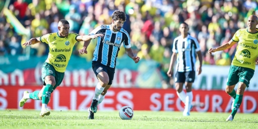 Com gol de pênalti de Lucas Silva, Grêmio sai na frente do Ypiranga na decisão do Gaúcho