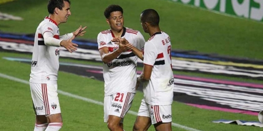 Com goleada histórica, São Paulo chega a 250 gols na Copa do Brasil