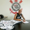 Com multa de R$ 315 mi para o exterior, Corinthians renova com Adson até 2024