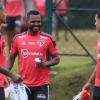 Com Nikão, São Paulo encerra primeiro dia da pré-temporada