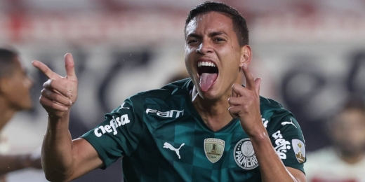 Com números melhores que Gómez e Luan, Renan comenta ascensão meteórica no Palmeiras