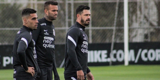 Com Renato Augusto e reforços da base, Corinthians se reapresenta após empate em clássico