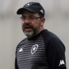 Com retornos e ainda sem reforços, Botafogo inicia pré-temporada