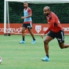 Com treino físico e técnico, São Paulo segue pré-temporada no CT