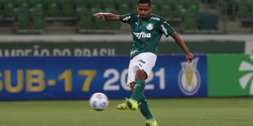 Com três gols em dois jogos, Jean Carlos vira talismã do Palmeiras Sub-17
