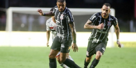 Comissão técnica do Corinthians decide preservar Paulinho e Renato Augusto do treino de quinta-feira