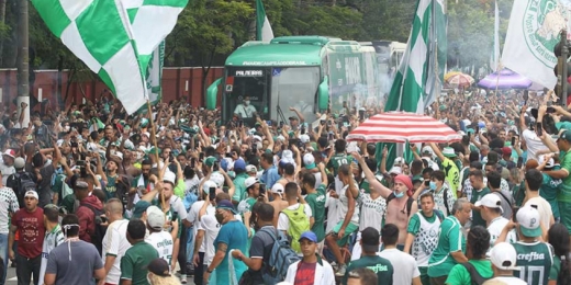 Confiança, provocação e festa da torcida: como foi a saída do Palmeiras no embarque para o Mundial