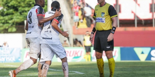 Contra o Cuiabá, árbitro formado em Direito apitará pela primeira vez um jogo do Corinthians