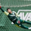 Contraprova confirma resultado positivo de Covid-19 para Vinicius, e Palmeiras convoca Mateus