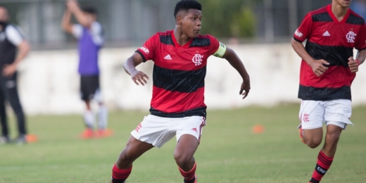 Copa do Brasil Sub-17: com show de Matheus França, Flamengo faz sete no Palmeiras e 'garante' vaga na final