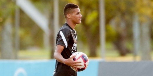 Corinthians acerta empréstimo de Rodrigo Varanda para a Chapecoense