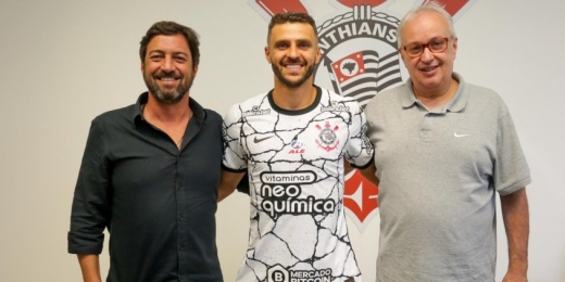 Corinthians anuncia a contratação do atacante Júnior Moraes, ex-Shakhtar Donetsk