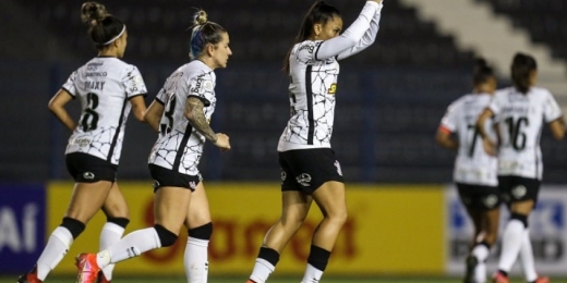Corinthians atropela o Pinda no Paulistão Feminino e chega a 100 gols na temporada