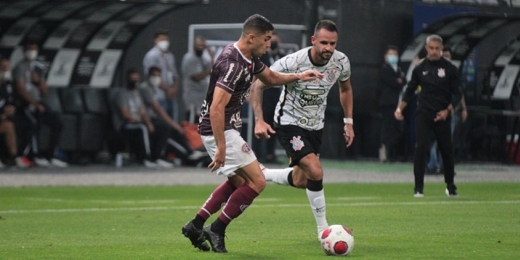 Corinthians para no goleiro da Ferroviária e estreia no Paulistão com empate em casa