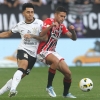 Corinthians reage no segundo tempo, empata com São Paulo e segue líder do Brasileirão
