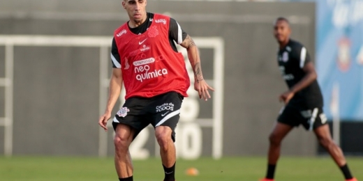 Corinthians se posiciona sob ataques a Gabriel nas redes sociais
