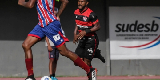 Crescendo no Vitória, Paulo Victor busca evolução e gols com o Leão da Barra em 2021