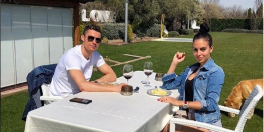 Cristiano Ronaldo presenteia Georgina Rodríguez com anel mais caro entre parceiras de jogadoras de futebol